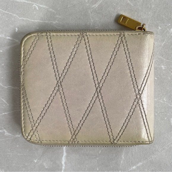 Bally Cassy Cecyle Lock Quilted Leather Zippy Compact Wallet - Picture 8 of 17